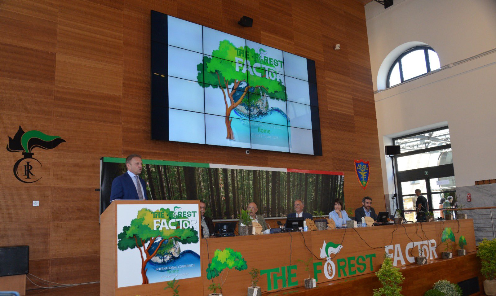 Congreso Internacional en Roma The Forest Factor